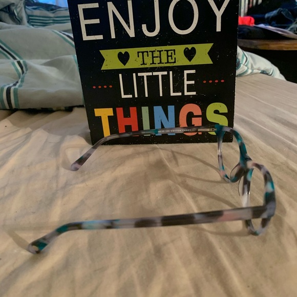 Eyeglasses - Picture 4 of 6